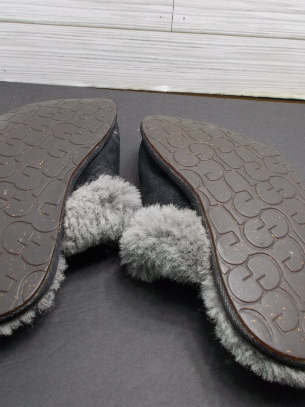 UGG Scuffette II Women’s 8 Suede Shearling-Lined Slippers 5661 - Picture 4 of 4